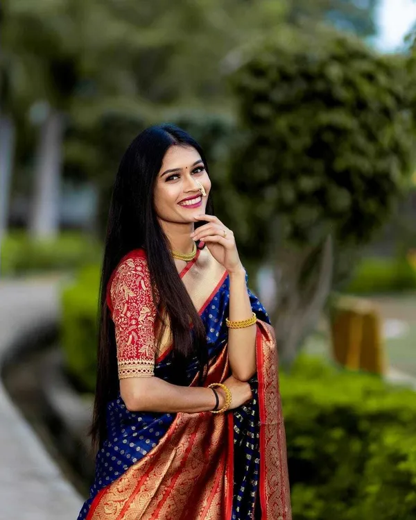 Blue_Woven_Banarasi_Jacquard_Saree_(Blue)